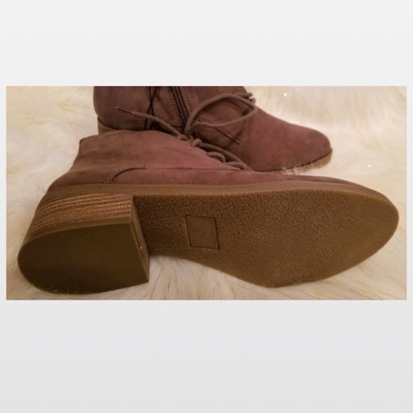 NWT Women's Comfortable Suede Ankle Boots - Picture 4 of 4